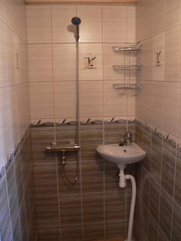 Adu-Jaani Kodumajutus Bed & Breakfast Matja Ruang foto