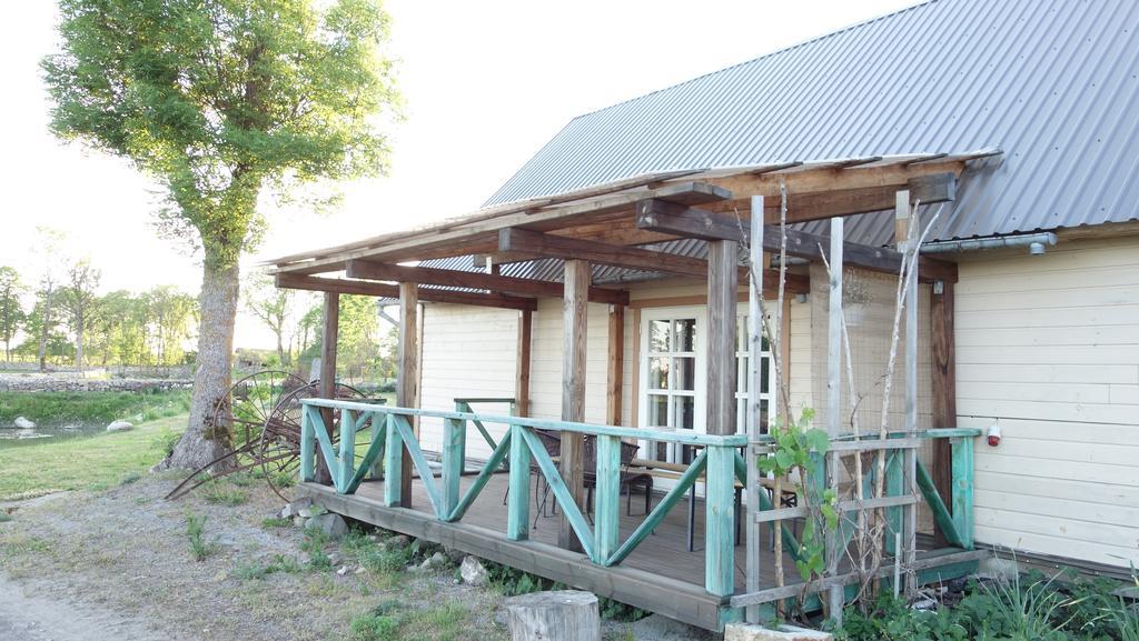 Adu-Jaani Kodumajutus Bed & Breakfast Matja Bagian luar foto