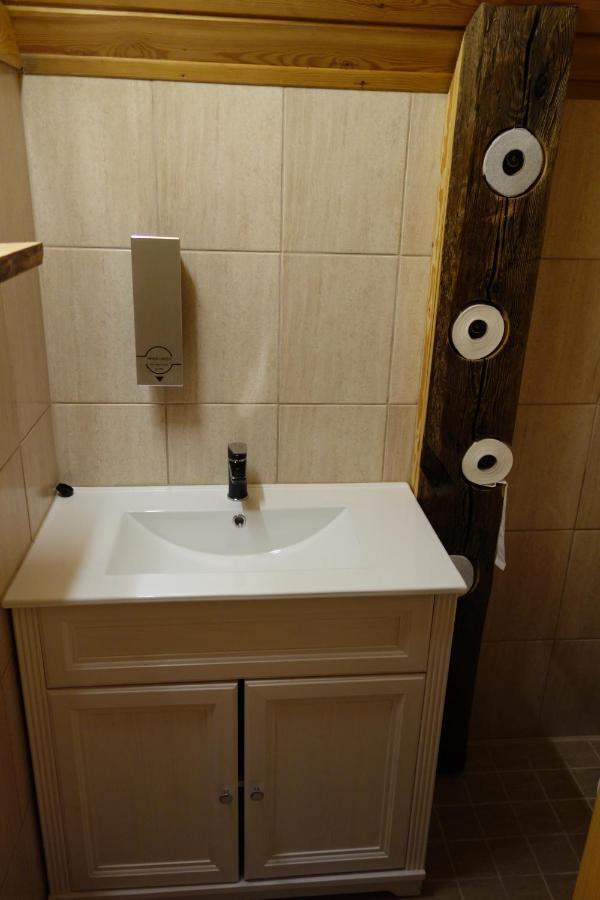 Adu-Jaani Kodumajutus Bed & Breakfast Matja Bagian luar foto